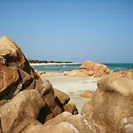 מלון דירות Bouganvillage 3*