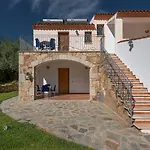 Bouganvillage מלון דירות