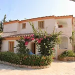 מלון דירות Bouganvillage 3*